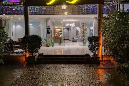 Exterior. Shihe Yuanfang Homestay