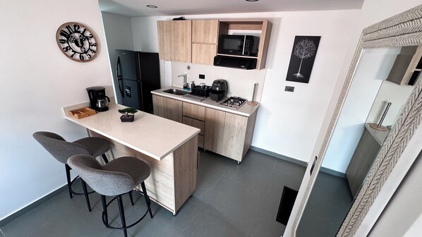 Fridge, microwave, dishwasher, griddle - Espectacular Apartamento en el Poblado 1809 (Medellín)