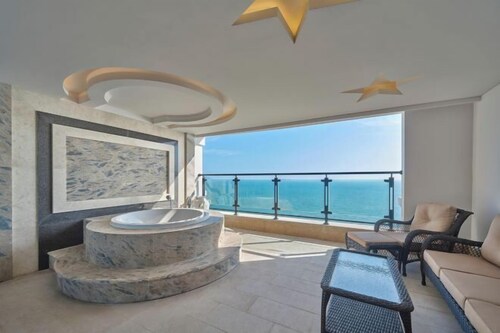 DoubleTree by Hilton Sanya Bay