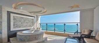 DoubleTree by Hilton Sanya Bay