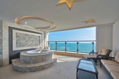 DoubleTree by Hilton Sanya Bay