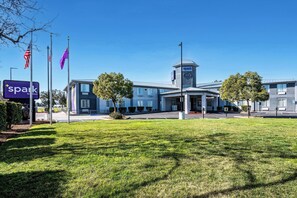 Exterior - Spark by Hilton Williams (Williams)