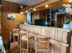 Bar (on property) - Family home - Breathtaking sea view - 5 bedrooms (8 / 10 people) (Landunvez)