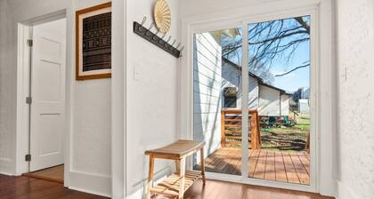 The Cotton Mill Cottage - charming 2 bedroom blocks from downtown Simpsonville