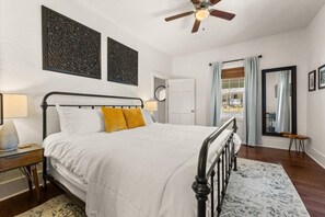 2 bedrooms, desk, iron/ironing board, free WiFi