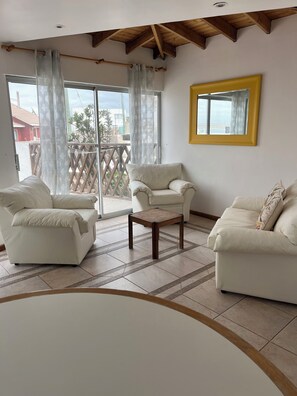 Caja de seguridad en la habitación, wifi gratis y ropa de cama 