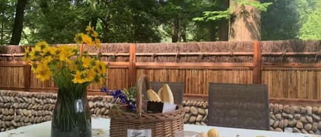 Outdoor dining