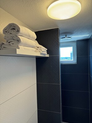 Dreibettzimmer | Badezimmer