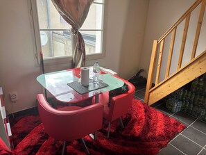 تناول الطعام