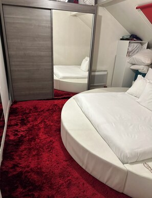 1 bedroom, iron/ironing board, WiFi, bed sheets - Elha max Appart93 (Aubervilliers)
