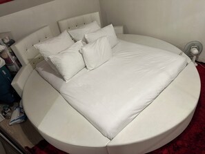 1 bedroom, iron/ironing board, WiFi, bed sheets - Elha max Appart93 (Aubervilliers)