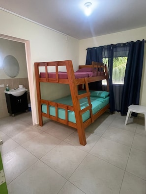 5 bedrooms, WiFi, bed sheets