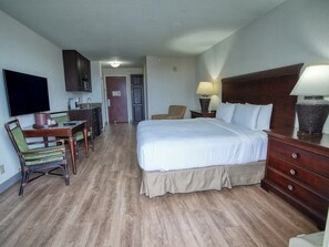 1 bedroom, iron/ironing board, WiFi - King Accessible Standard Room (Treasure Island)