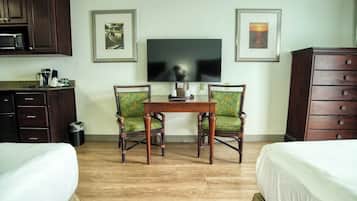 1 slaapkamer, een strijkplank/strijkijzer, wifi