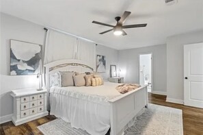 3 sovrum, skrivbord, strykjärn/strykbräda och wi-fi