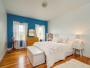 5 室のベッドルーム、デスク、アイロン / アイロン台、WiFi