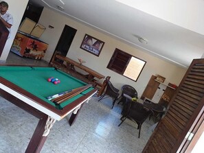 Game room - Leve toda a sua família a este ótimo lugar com muito espaço para se divertir.
(Lucena)