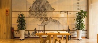 Soaring Dragon Tea Culture Hotel (Hanzhong High-speed Railway Station Wanbang Flagship)
