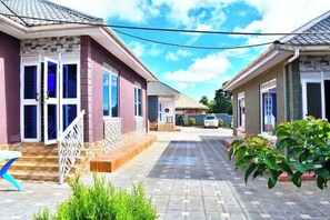 Terrace/patio - Entebbe Virtue Residence bnb, wifi, airport pckup (Entebbe)