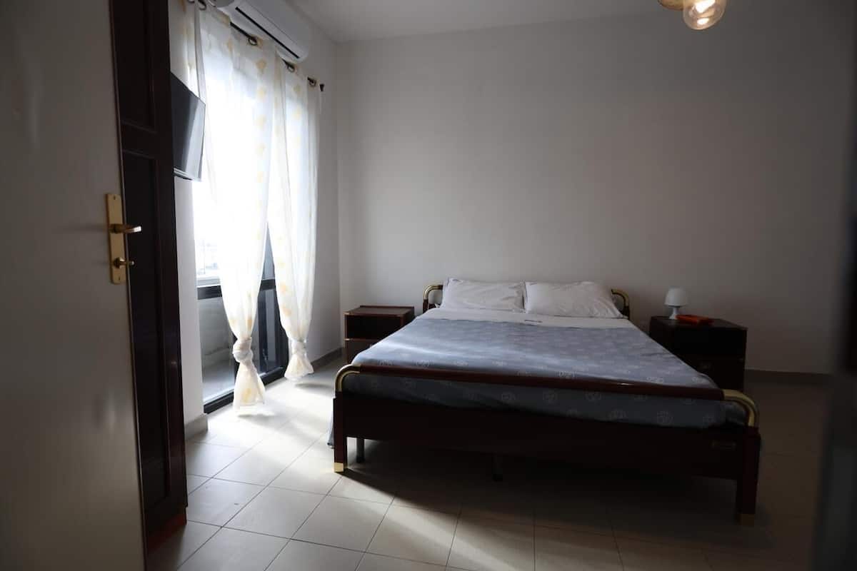 Room | Desk