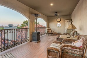 Property grounds - Elegant townhome in the heart of Fort Worth's Cultural District (Fort Worth)