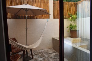 Deluxe Suite | Terrace/patio