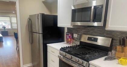 3-bedroom house in cool Chicago with WiFi, AC