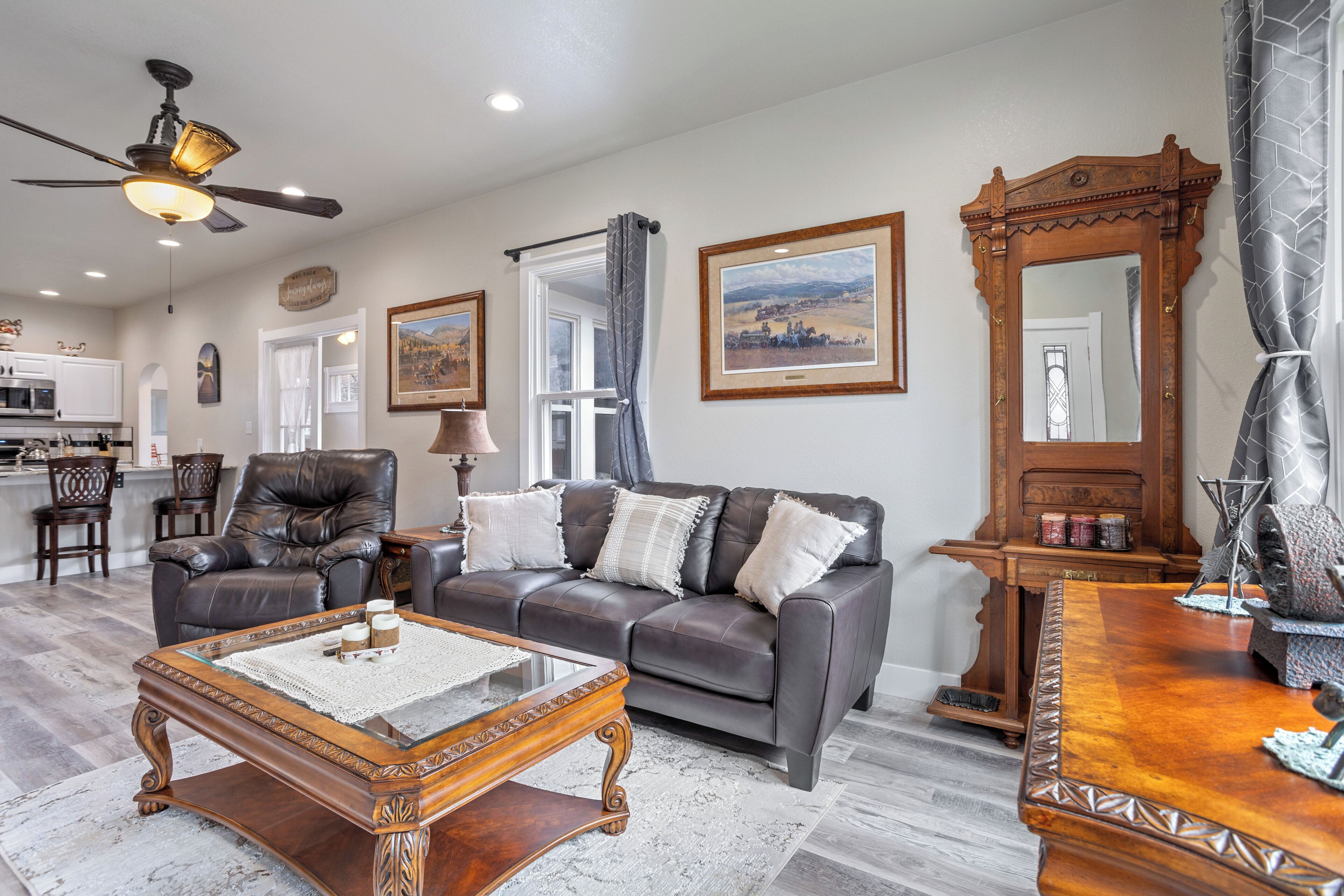 Family Friendly Frontier Hideaway / Near Downtown