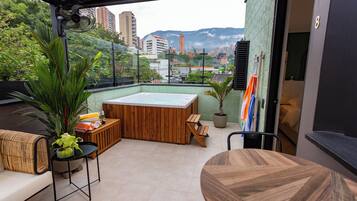 Indoor spa tub
