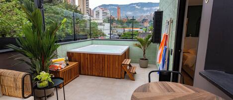 Indoor spa tub