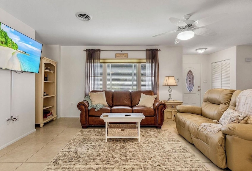 Dolphin Sands Retreat - Venice Beach, FL