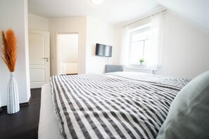3 bedrooms, iron/ironing board, WiFi, bed sheets - Vacation home Seejuwel at the Thülsfelder dam (Friesoythe)