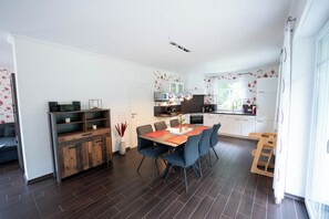 Dining - Vacation home Seejuwel at the Thülsfelder dam (Friesoythe)