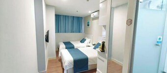 yinglun Hostel (Shenzhen North Railway Station)