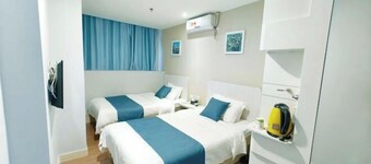 yinglun Hostel (Shenzhen North Railway Station)