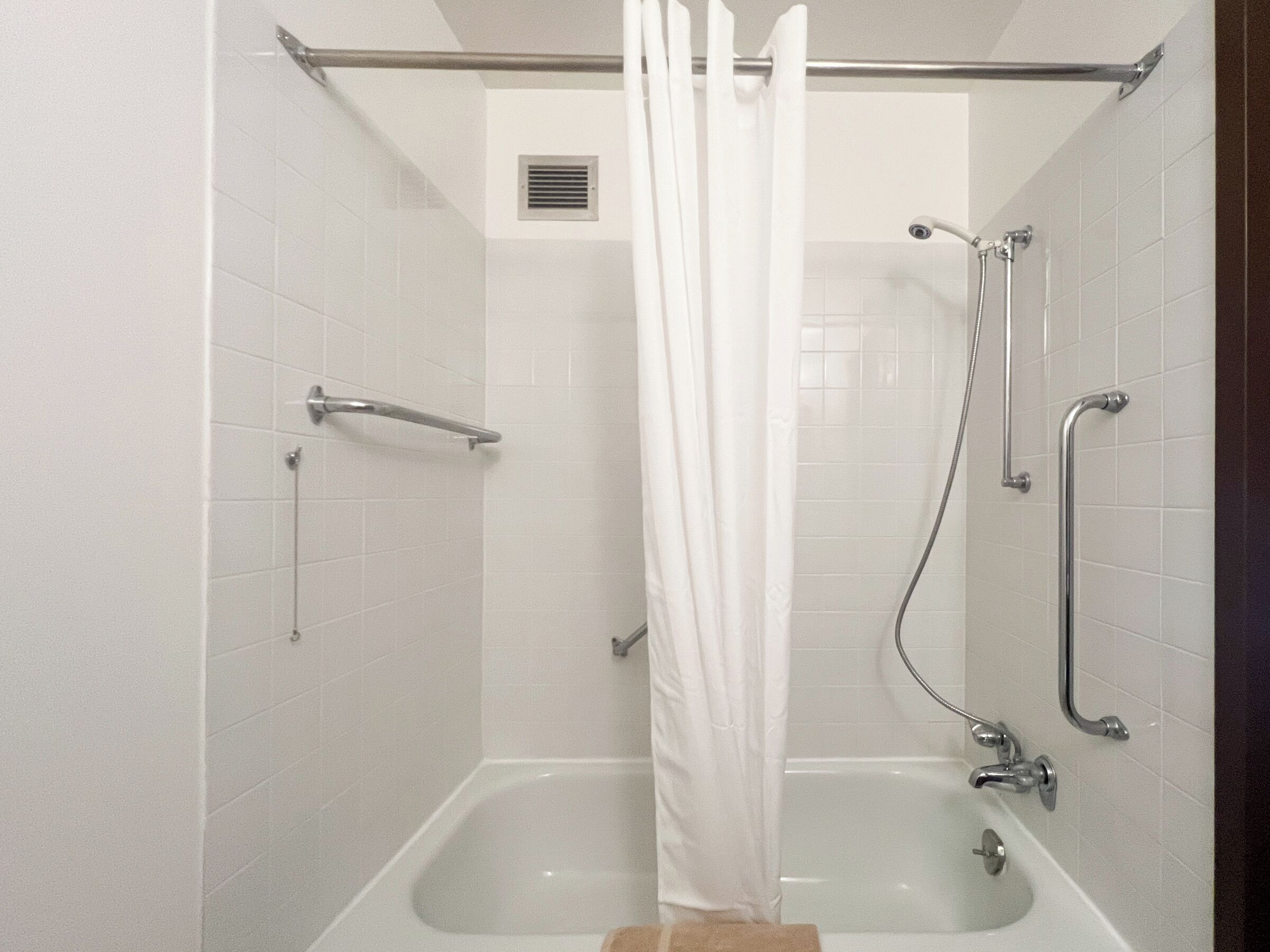 スーペリア スタジオスイート クイーンベッド 1 台 禁煙 キッチン | バスルーム | シャワー付き浴槽、タオル、トイレットペ ーパー