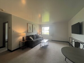 Superior Studio Suite, 1 Queen Bed, Non Smoking, Kitchen | Blackout drapes, free WiFi, bed sheets
