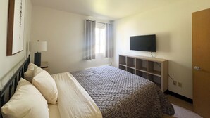 Superior Studio Suite, 1 Katil Ratu (Queen), Non Smoking, Kitchen | Langsir/tirai gelap terus, Wi-fi percuma, cadar katil 