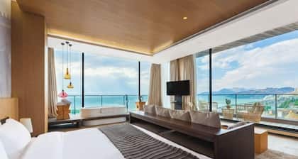 Dali Hidden in the Clouds Lake View Hotel