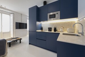 Fridge, microwave, oven, dishwasher