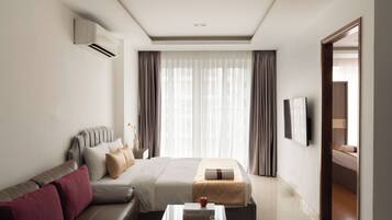 Suite Keluarga, 3 kamar tidur, pemandangan kolam renang, menara | Pemandangan dari kamar