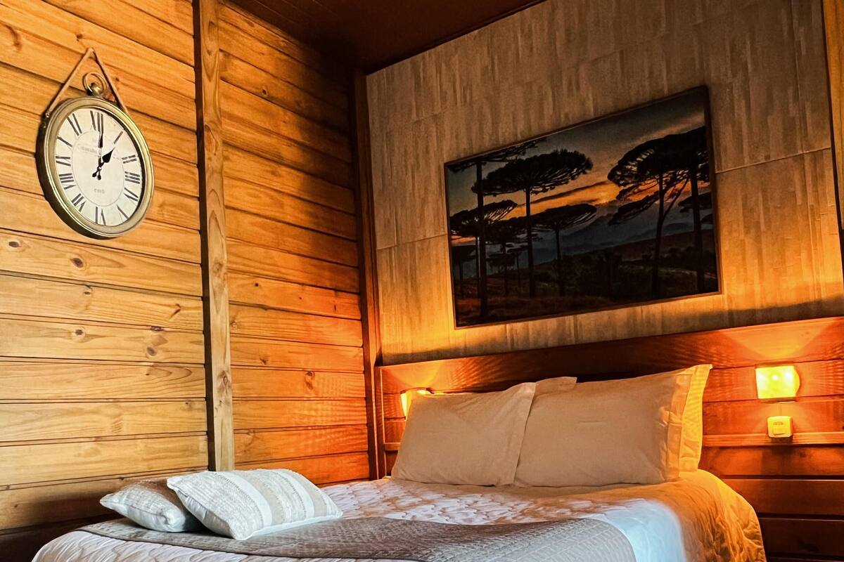 1 bedroom, desk, rollaway beds (surcharge), WiFi (free)