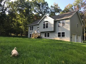 Exterior - Modern Home in Gardiner NY - Hudson Valley (Gardiner)