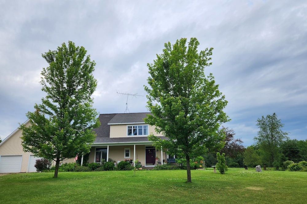 Sweetfern Inn - Isabella County, MI