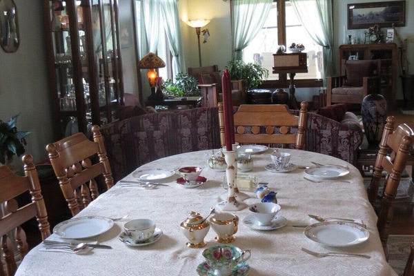 Free daily local cuisine breakfast
