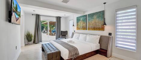 6 bedrooms, iron/ironing board, WiFi, bed sheets