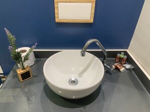 Shower, towels, soap, shampoo - Get a Flat 1009 Luxuoso Bienal (São Paulo)