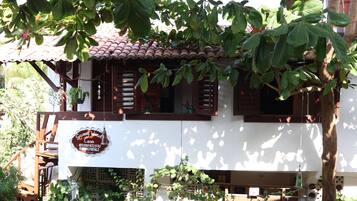 Fachada da propriedade