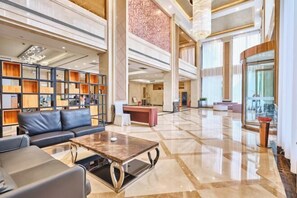 Lobby lounge - Runxi Yueju Hotel (Zhengzhou Erqi Wanda Plaza) (Zhengzhou)