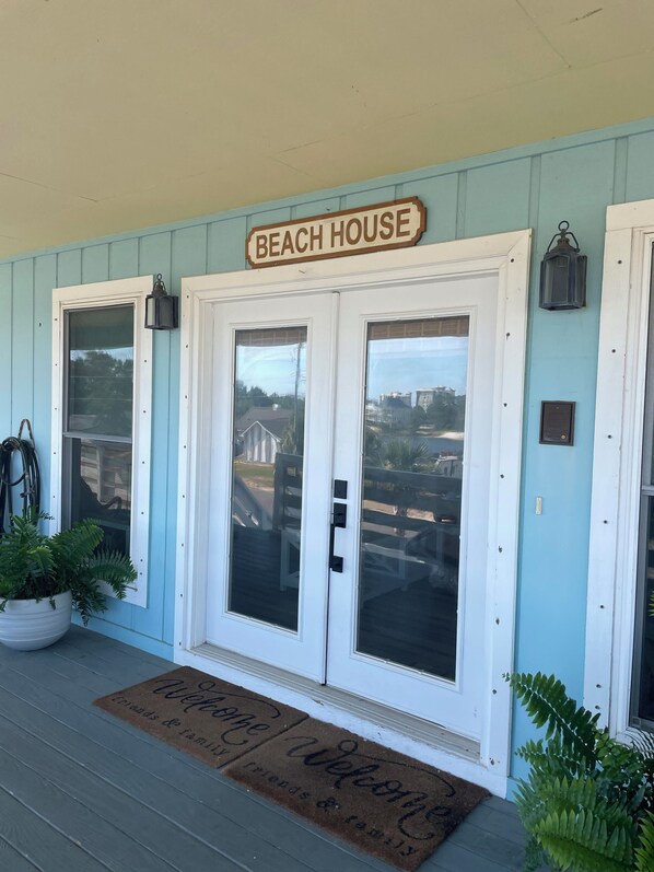 Exterior detail - Perdido Key Water View with Pool, Second Floor Duplex (Pensacola)